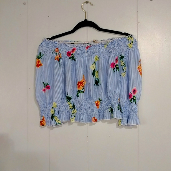 A'gaci Off Shoulder Floral Crop Top - Picture 2 of 7